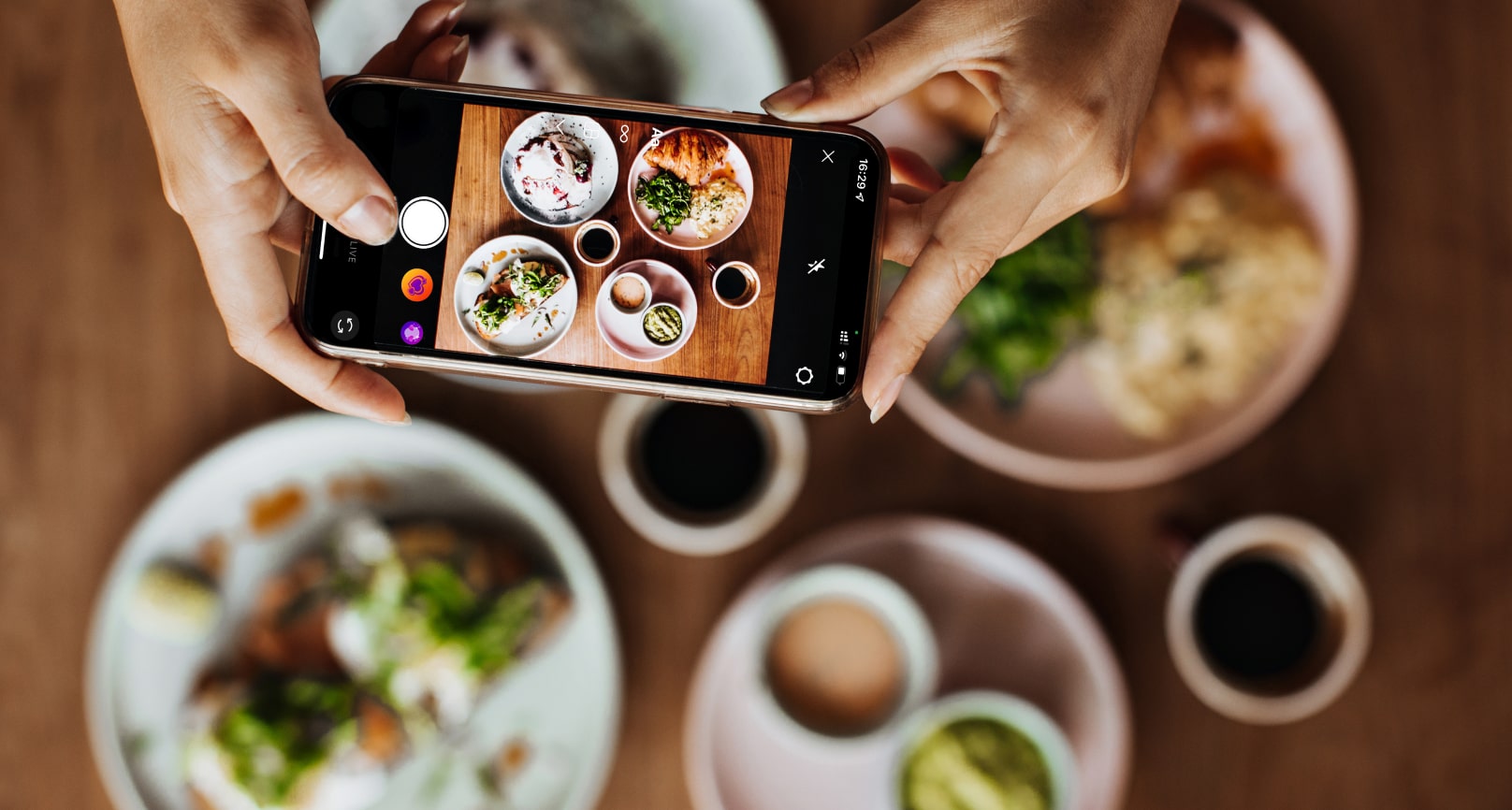 Taking an Instagram picture of a meal 
